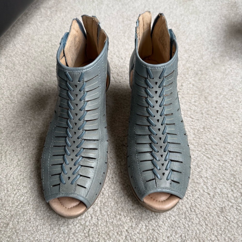 Earth Brand Vicki model Moroccan Blue leather cutout peep-toe heeled sandal boot